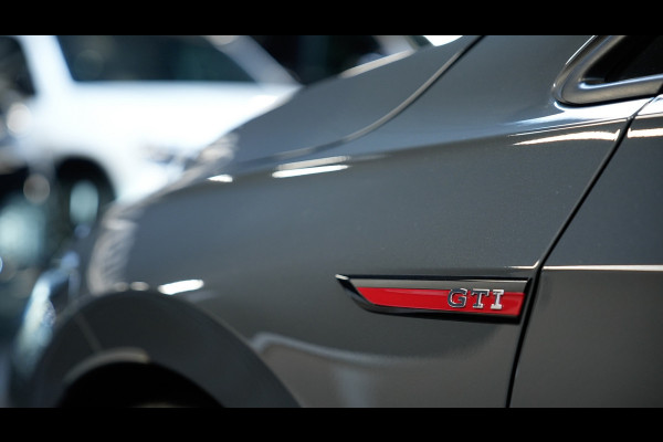 Volkswagen Golf 2.0 TSI GTI PANO/HARMAN KARDON/HUD/KEYLESS/MEMORY/DEALERONDERHOUDEN/STOELVERKOELING/CARPLAY/SFEERVERLICHTING/VOL!