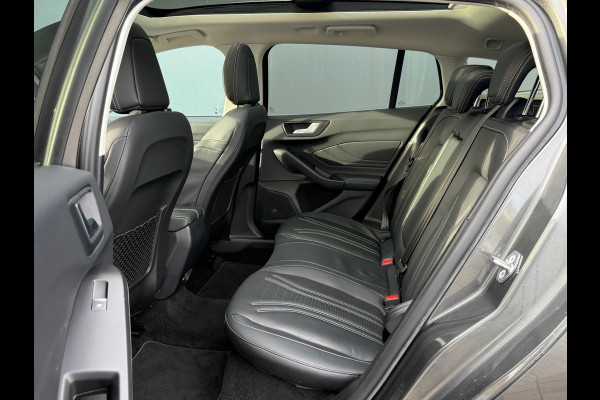 Ford FOCUS Wagon BWJ 11-2020 | 1.5T 150PK Vignale AUTOMAAT | LEER | PANO DAK | TREKHAAK | CAMERA | CLIMA | NAVI | LED | PDC 2X | CARPLAY