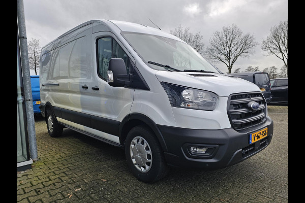 Ford Transit 350 2.0 TDCI L3H2 Trend 130pk | Safety en Comfort pack | Trekhaak | SYNC 4 Navigatie