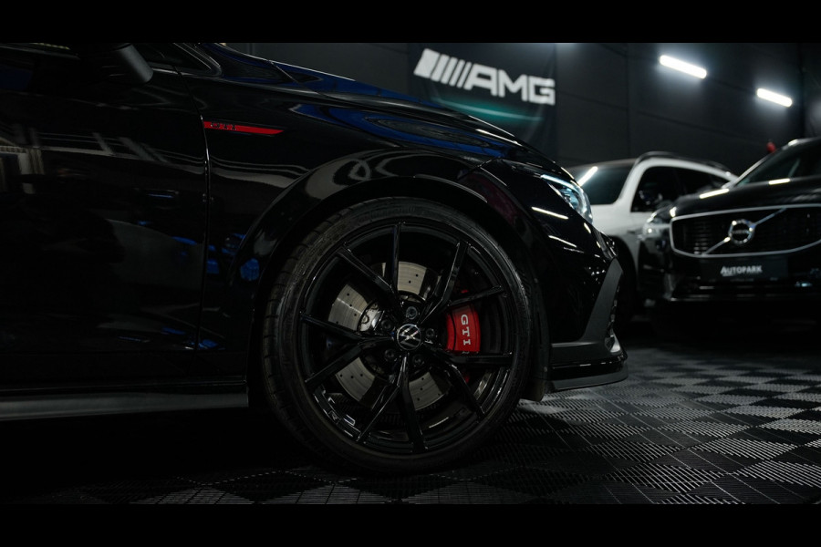 Volkswagen Golf 2.0 TSI GTI CLUBSPORT PANO/H&K/HUD/IQLIGHTS/BLINDSPOT/SFEERVERLICHTING/CARPLAY/300PK/BOMVOL!