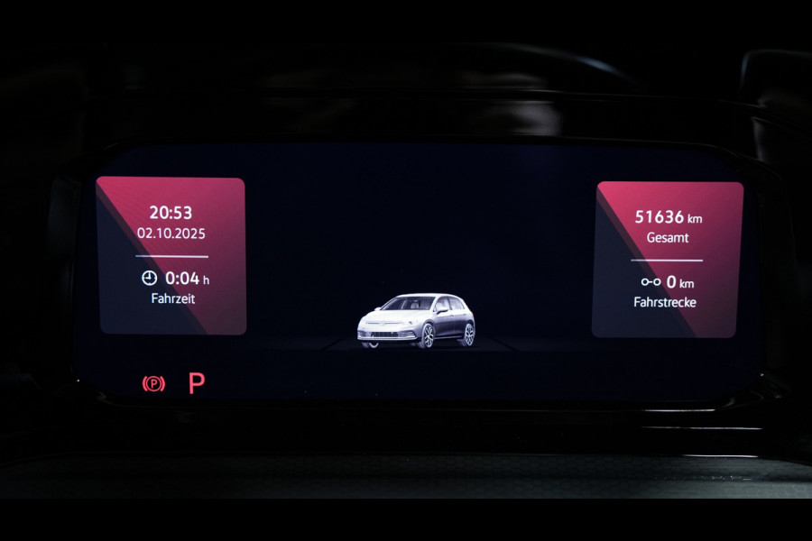 Volkswagen Golf 2.0 TSI GTI CLUBSPORT PANO/H&K/HUD/IQLIGHTS/BLINDSPOT/SFEERVERLICHTING/CARPLAY/300PK/BOMVOL!