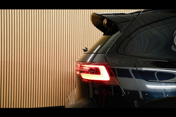 Volkswagen Golf 2.0 TSI GTI CLUBSPORT PANO/H&K/HUD/IQLIGHTS/BLINDSPOT/SFEERVERLICHTING/CARPLAY/300PK/BOMVOL!