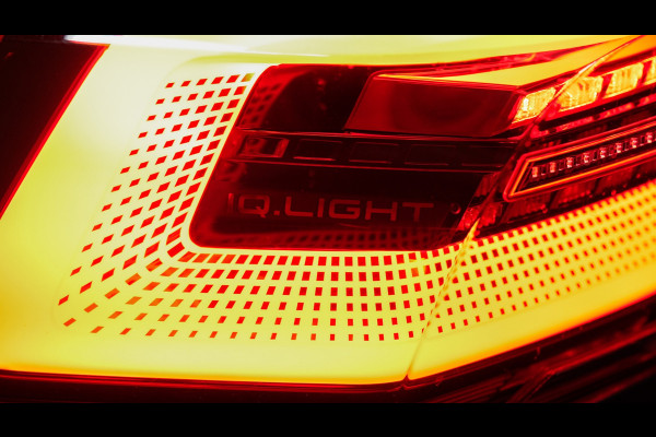 Volkswagen Golf 2.0 TSI GTI CLUBSPORT PANO/H&K/HUD/IQLIGHTS/BLINDSPOT/SFEERVERLICHTING/CARPLAY/300PK/BOMVOL!