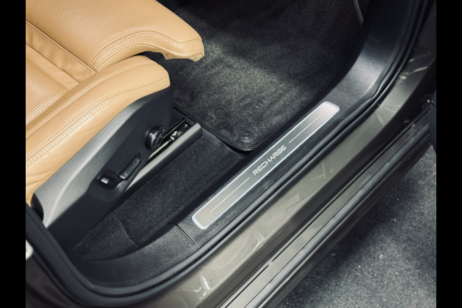 Volvo XC90 T8 Recharge AWD Inscription Exclusive | 22" | Panorama | B&W | Luchtv. | Trekhaak