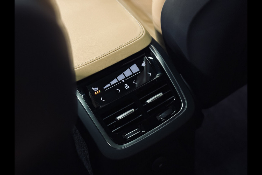 Volvo XC90 T8 Recharge AWD Inscription Exclusive | 22" | Panorama | B&W | Luchtv. | Trekhaak