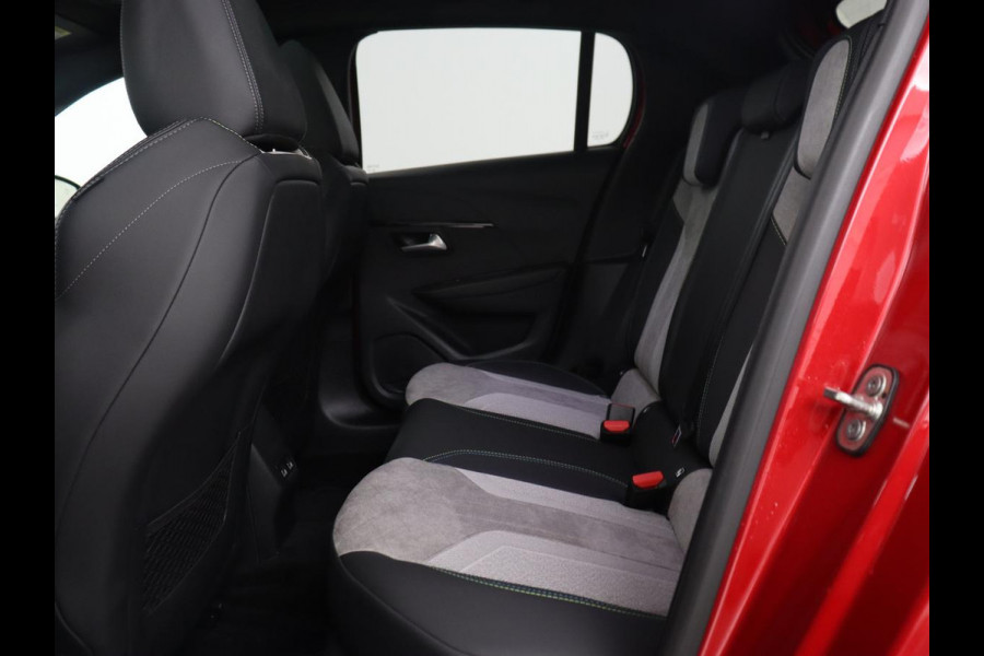 Peugeot e-208 EV GT Pack 50 kWh | Panoramadak | Stoelverwarming | Adaptive cruise | Camera | Carplay | Alcantara | Full LED | Climate control | Keyless | DAB | Parkeerhulp