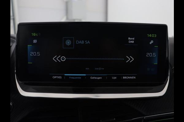 Peugeot e-208 EV GT Pack 50 kWh | Panoramadak | Stoelverwarming | Adaptive cruise | Camera | Carplay | Alcantara | Full LED | Climate control | Keyless | DAB | Parkeerhulp