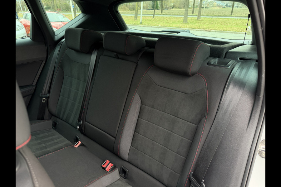 Seat Ateca 1.5 TSI FR Business Intense / Automaat / 360 camera / Beats soundsystem / Parkeerhulp /