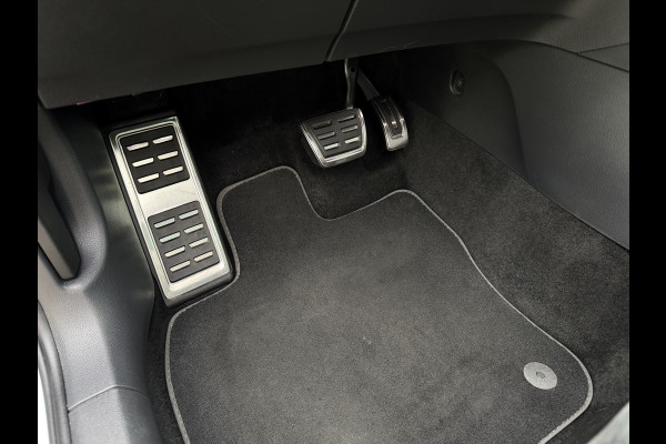 Seat Ateca 1.5 TSI FR Business Intense / Automaat / 360 camera / Beats soundsystem / Parkeerhulp /