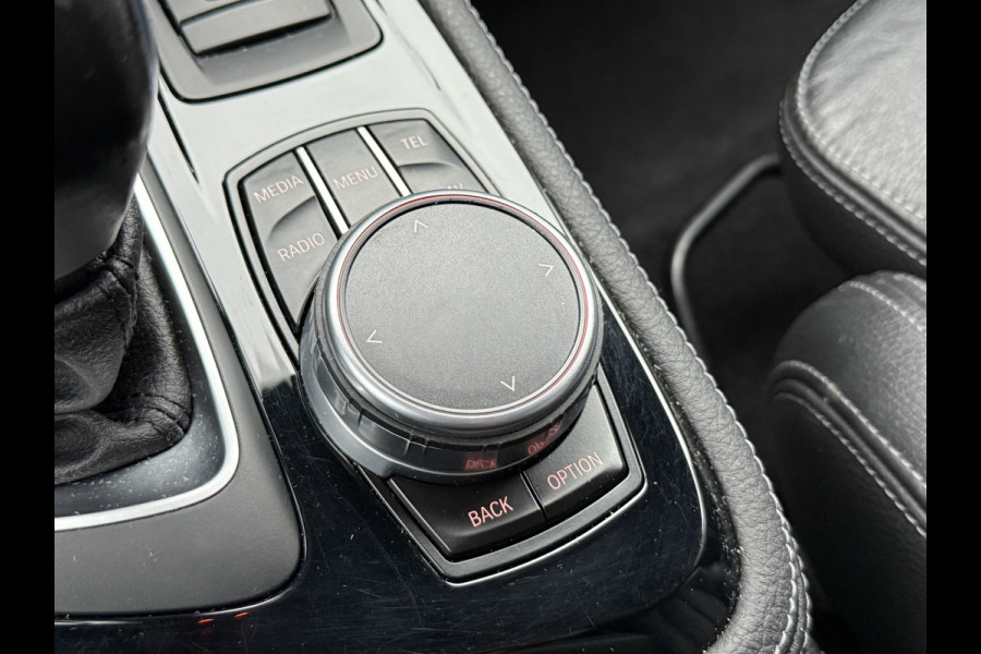 BMW 2 Serie Active Tourer 218i Centennial High Executive | M-Sport | Head UP | Leder | Stoelverwarming