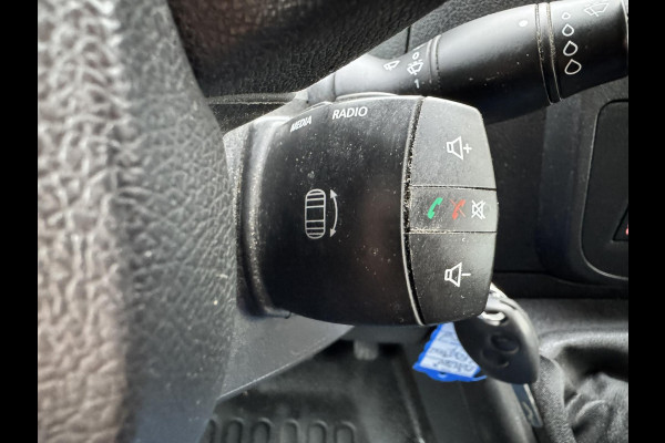 Renault Master T35 2.3 dCi L3H3 Cruise control Airco Bleutooth Elektrisch ramen Imperial Deurladder