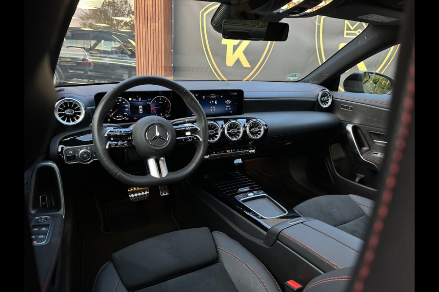 Mercedes-Benz CLA-Klasse 200 d AMG Line Panoramadak Multibeam Adapt. Cruise Ambient Keyless 360Cam