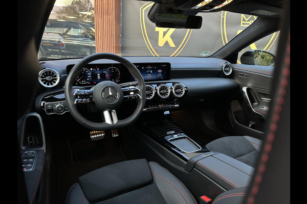 Mercedes-Benz CLA-Klasse 200 d AMG Line Panoramadak Multibeam Adapt. Cruise Ambient Keyless 360Cam