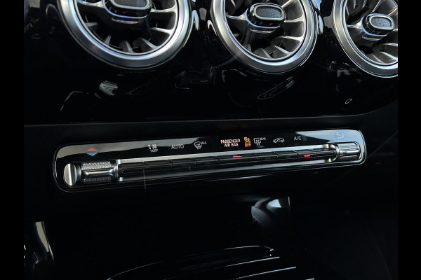 Mercedes-Benz CLA-Klasse 200 d AMG Line Panoramadak Multibeam Adapt. Cruise Ambient Keyless 360Cam