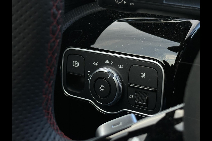 Mercedes-Benz CLA-Klasse 200 d AMG Line Panoramadak Multibeam Adapt. Cruise Ambient Keyless 360Cam