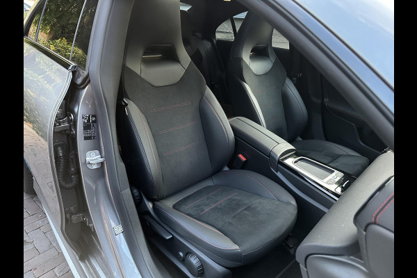 Mercedes-Benz CLA-Klasse 200 d AMG Line Panoramadak Multibeam Adapt. Cruise Ambient Keyless 360Cam