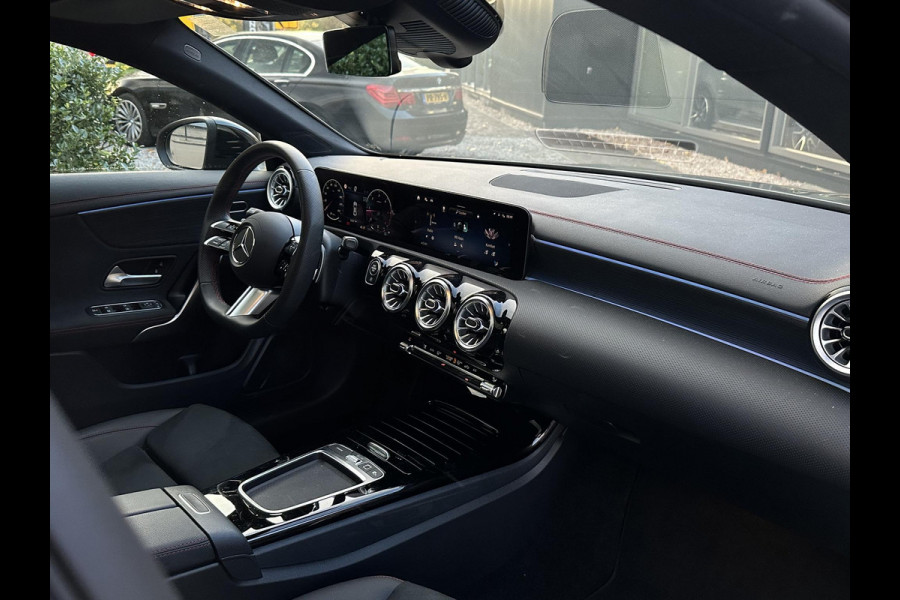 Mercedes-Benz CLA-Klasse 200 d AMG Line Panoramadak Multibeam Adapt. Cruise Ambient Keyless 360Cam