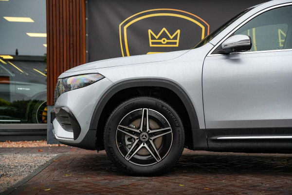 Mercedes-Benz EQB 250+ AMG Line 7p. 71 kWh 7 persoons Wide Screen Ambient verlichting Head Up Burmester