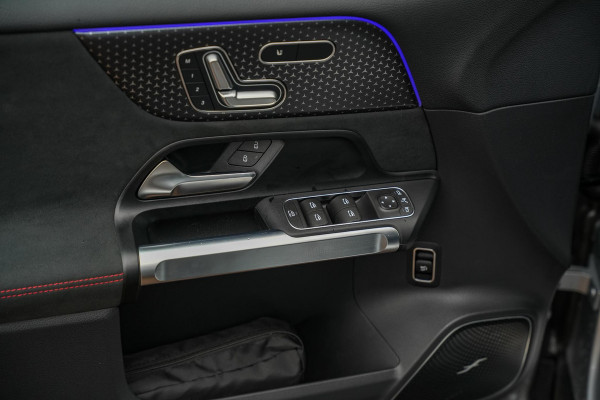 Mercedes-Benz EQB 250+ AMG Line 7p. 71 kWh 7 persoons Wide Screen Ambient verlichting Head Up Burmester