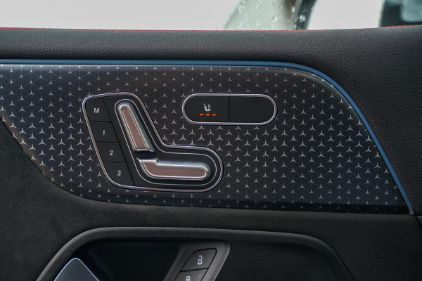 Mercedes-Benz EQB 250+ AMG Line 7p. 71 kWh 7 persoons Wide Screen Ambient verlichting Head Up Burmester