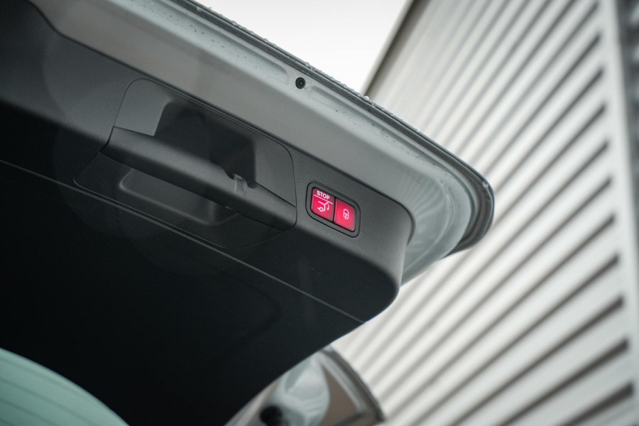 Mercedes-Benz EQB 250+ AMG Line 7p. 71 kWh 7 persoons Wide Screen Ambient verlichting Head Up Burmester