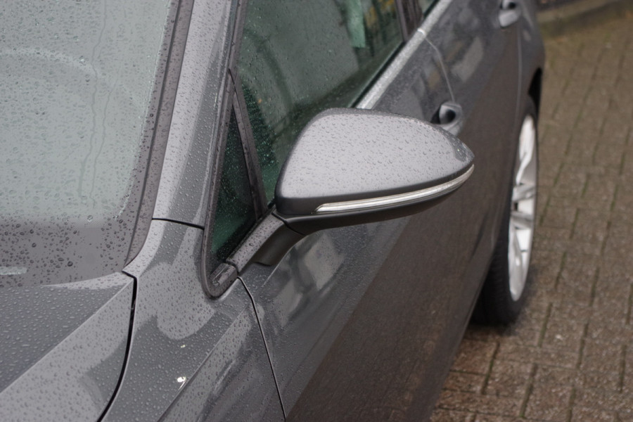 Volkswagen Golf Variant 1.5 TSI 150 PK Automaat Highline, Carplay, Stoelverwarming, Adap. Cruise Control