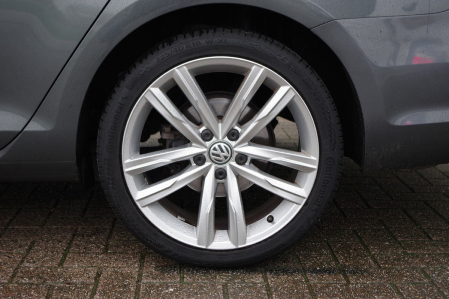 Volkswagen Golf Variant 1.5 TSI 150 PK Automaat Highline, Carplay, Stoelverwarming, Adap. Cruise Control