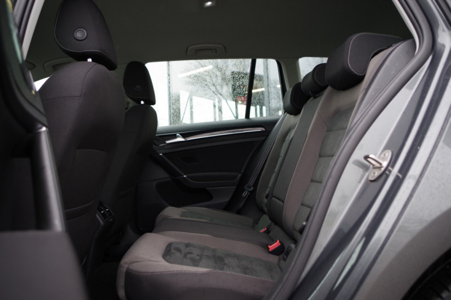 Volkswagen Golf Variant 1.5 TSI 150 PK Automaat Highline, Carplay, Stoelverwarming, Adap. Cruise Control