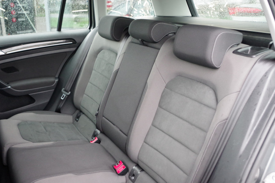 Volkswagen Golf Variant 1.5 TSI 150 PK Automaat Highline, Carplay, Stoelverwarming, Adap. Cruise Control
