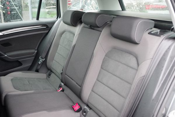 Volkswagen Golf Variant 1.5 TSI 150 PK Automaat Highline, Carplay, Stoelverwarming, Adap. Cruise Control