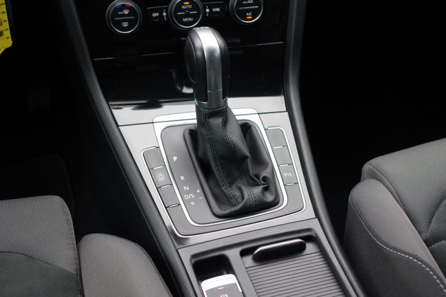 Volkswagen Golf Variant 1.5 TSI 150 PK Automaat Highline, Carplay, Stoelverwarming, Adap. Cruise Control