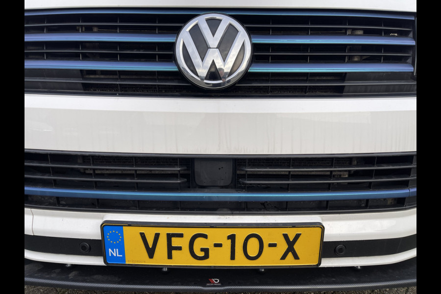 Volkswagen Transporter 2.0 TDI 150pk automaat L2H1 DC 5 persoons Highline / vaste prijs rijklaar € 34.950 ex btw / lease vanaf € 570 / lederen bekleding / adaptive cruise / airco / navigatie / euro 6 / bpm vrij !