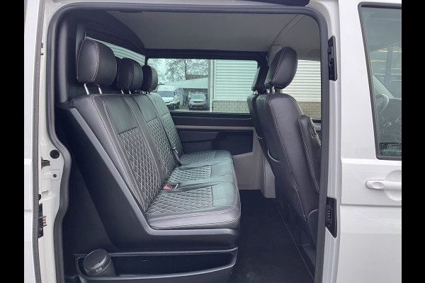 Volkswagen Transporter 2.0 TDI 150pk automaat L2H1 DC 5 persoons Highline / vaste prijs rijklaar € 34.950 ex btw / lease vanaf € 570 / lederen bekleding / adaptive cruise / airco / navigatie / euro 6 / bpm vrij !