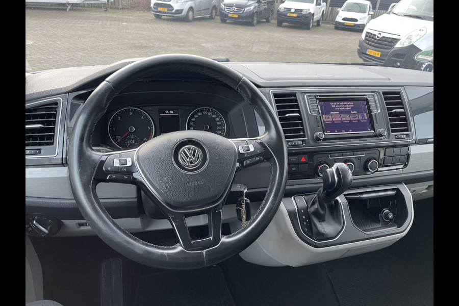 Volkswagen Transporter 2.0 TDI 150pk automaat L2H1 DC 5 persoons Highline / vaste prijs rijklaar € 34.950 ex btw / lease vanaf € 570 / lederen bekleding / adaptive cruise / airco / navigatie / euro 6 / bpm vrij !