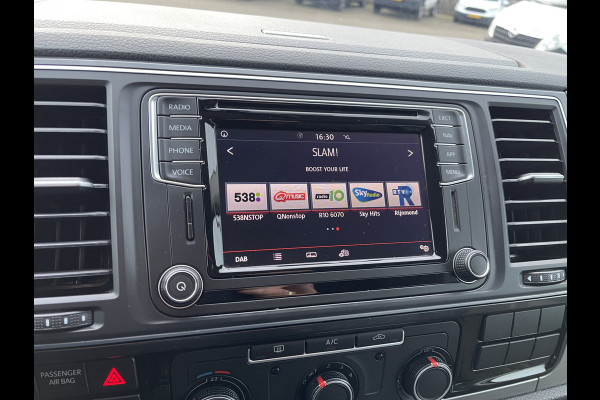 Volkswagen Transporter 2.0 TDI 150pk automaat L2H1 DC 5 persoons Highline / vaste prijs rijklaar € 34.950 ex btw / lease vanaf € 570 / lederen bekleding / adaptive cruise / airco / navigatie / euro 6 / bpm vrij !