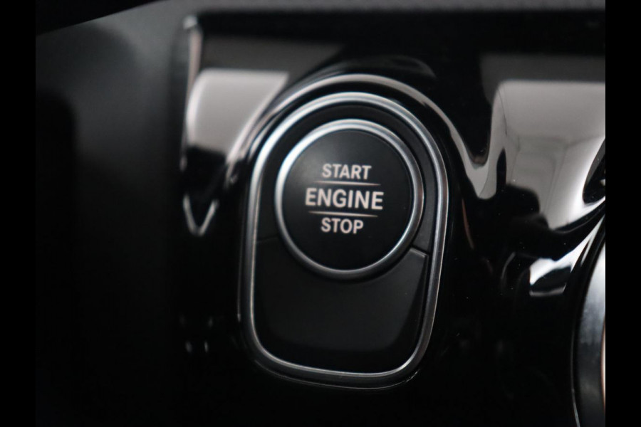 Mercedes-Benz CLA-Klasse 250e AMG Line | Stoelverwarming | Carplay | Trekhaak | Leder/Alcantara | Navigatie | Full LED | Park Assist | Sfeerverlichting | Climate control | Cruise control | PHEV | Plug In