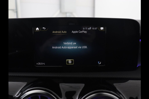 Mercedes-Benz CLA-Klasse 250e AMG Line | Stoelverwarming | Carplay | Trekhaak | Leder/Alcantara | Navigatie | Full LED | Park Assist | Sfeerverlichting | Climate control | Cruise control | PHEV | Plug In