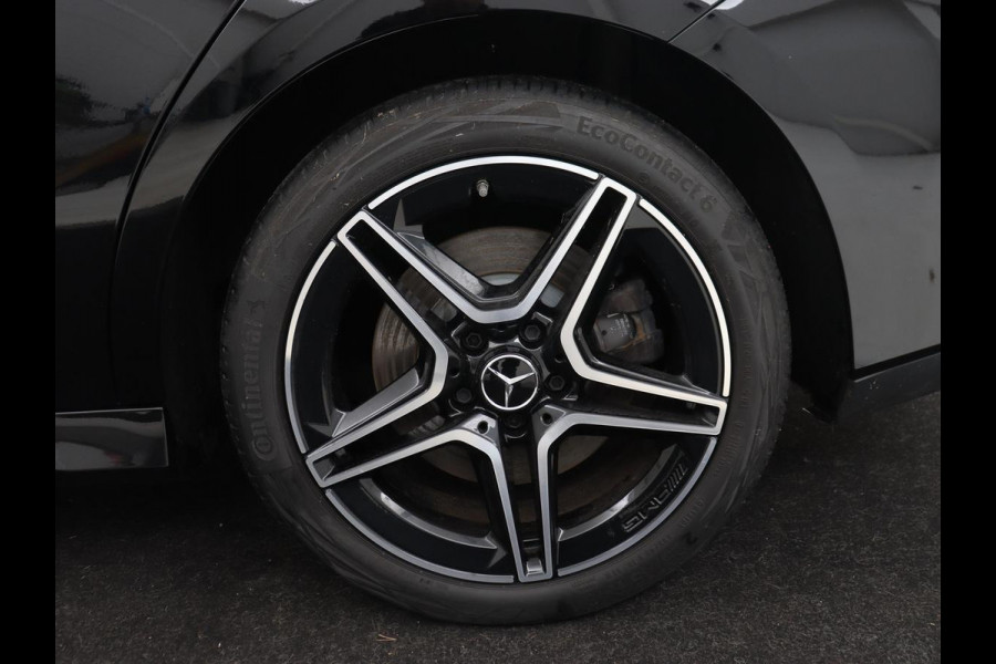 Mercedes-Benz CLA-Klasse 250e AMG Line | Stoelverwarming | Carplay | Trekhaak | Leder/Alcantara | Navigatie | Full LED | Park Assist | Sfeerverlichting | Climate control | Cruise control | PHEV | Plug In