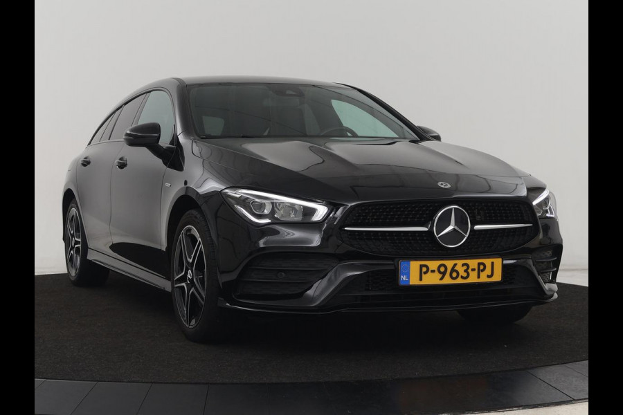 Mercedes-Benz CLA-Klasse 250e AMG Line | Stoelverwarming | Carplay | Trekhaak | Leder/Alcantara | Navigatie | Full LED | Park Assist | Sfeerverlichting | Climate control | Cruise control | PHEV | Plug In