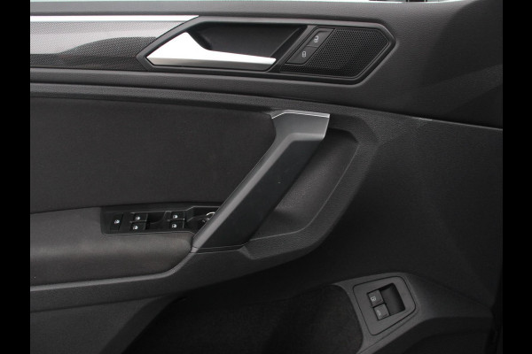 Volkswagen Tiguan 1.4 TSI 245pk PHEV Life DSG | Navigatie | Apple Carplay/Android Auto | Parkeersensoren | Adaptive Cruise Control | Elektrische achterklep | Virtual Cockpit | Climate Control | Keyless Entry
