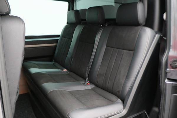 Volkswagen Transporter 2.0 TDI DSG L2H1 DC Highline 2x Schuifdeur, ACC, Camera, Apple Carplay, LED, DAB, PDC, Trekhaak, 20''