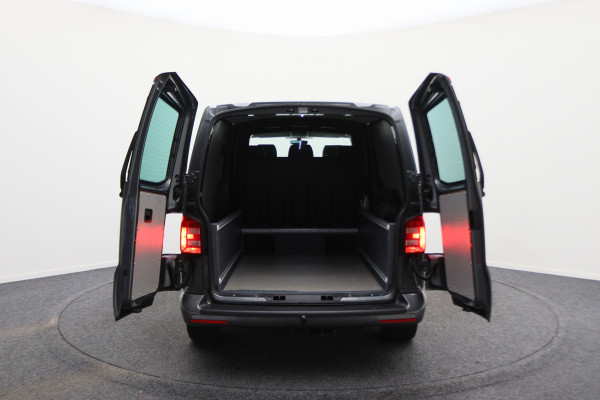 Volkswagen Transporter 2.0 TDI DSG L2H1 DC Highline 2x Schuifdeur, ACC, Camera, Apple Carplay, LED, DAB, PDC, Trekhaak, 20''