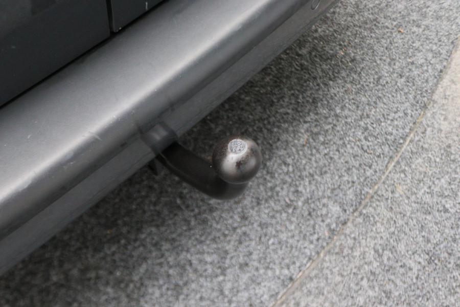 Volkswagen Transporter 2.0 TDI DSG L2H1 DC Highline 2x Schuifdeur, ACC, Camera, Apple Carplay, LED, DAB, PDC, Trekhaak, 20''