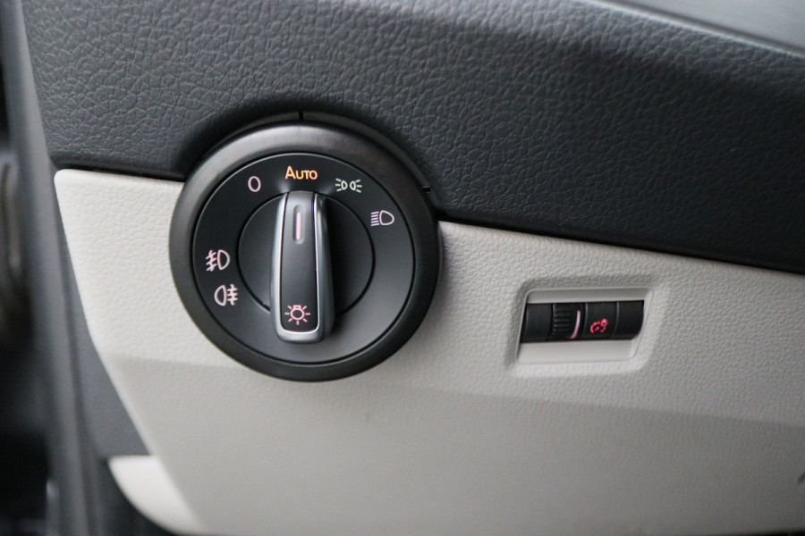 Volkswagen Transporter 2.0 TDI DSG L2H1 DC Highline 2x Schuifdeur, ACC, Camera, Apple Carplay, LED, DAB, PDC, Trekhaak, 20''