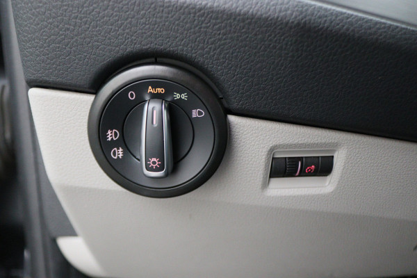 Volkswagen Transporter 2.0 TDI DSG L2H1 DC Highline 2x Schuifdeur, ACC, Camera, Apple Carplay, LED, DAB, PDC, Trekhaak, 20''