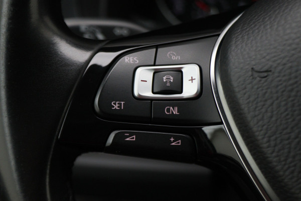 Volkswagen Transporter 2.0 TDI DSG L2H1 DC Highline 2x Schuifdeur, ACC, Camera, Apple Carplay, LED, DAB, PDC, Trekhaak, 20''