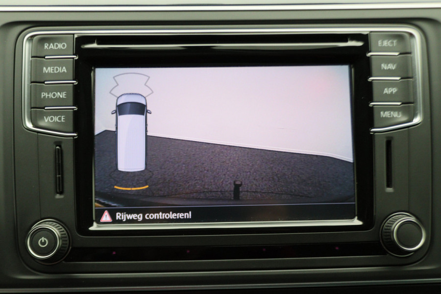 Volkswagen Transporter 2.0 TDI DSG L2H1 DC Highline 2x Schuifdeur, ACC, Camera, Apple Carplay, LED, DAB, PDC, Trekhaak, 20''