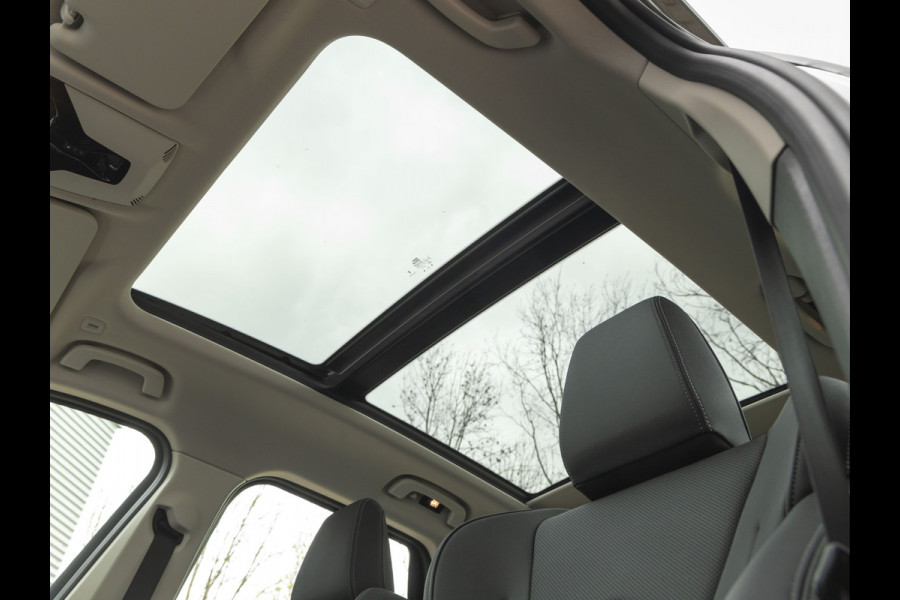 BMW X1 xDrive25e - xLine - Pano - Trekhaak - Camera - Stuurwiel verwarmd