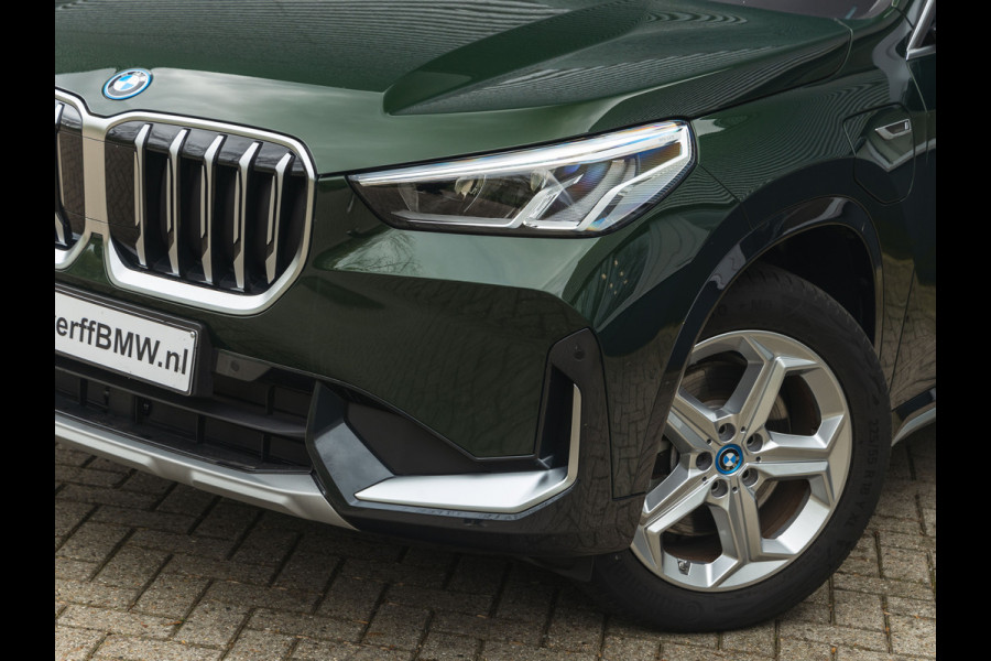 BMW X1 xDrive25e - xLine - Pano - Trekhaak - Camera - Stuurwiel verwarmd