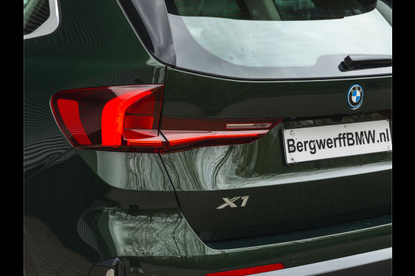 BMW X1 xDrive25e - xLine - Pano - Trekhaak - Camera - Stuurwiel verwarmd